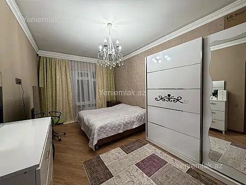 Satılır 4 otaqlı köhnə tikili 100 m²