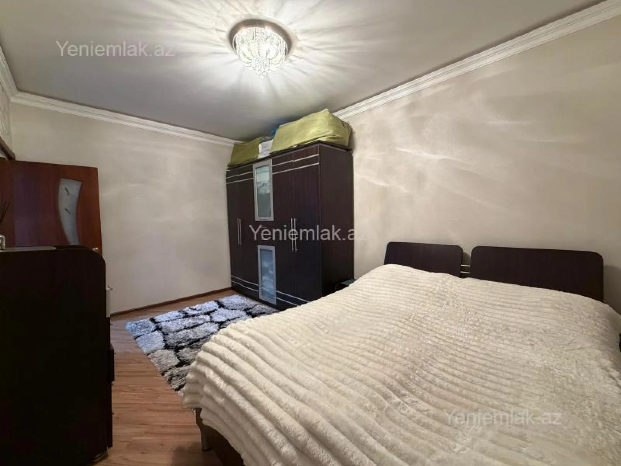 Satılır 4 otaqlı köhnə tikili 100 m²