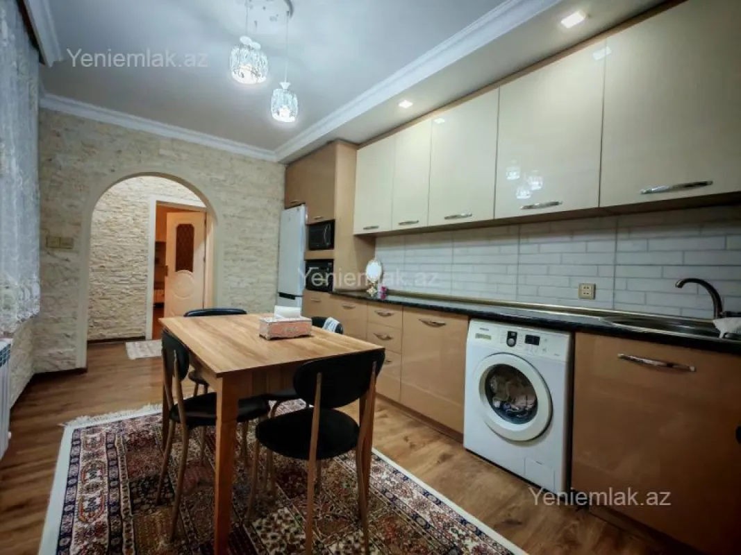 Satılır 4 otaqlı həyət evi 100 m²