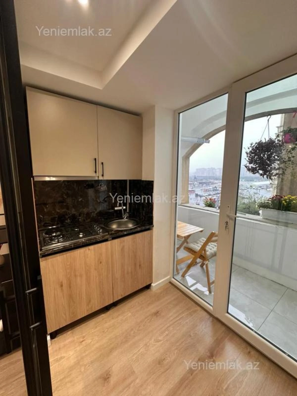 Satılır 2 otaqlı köhnə tikili 60 m²