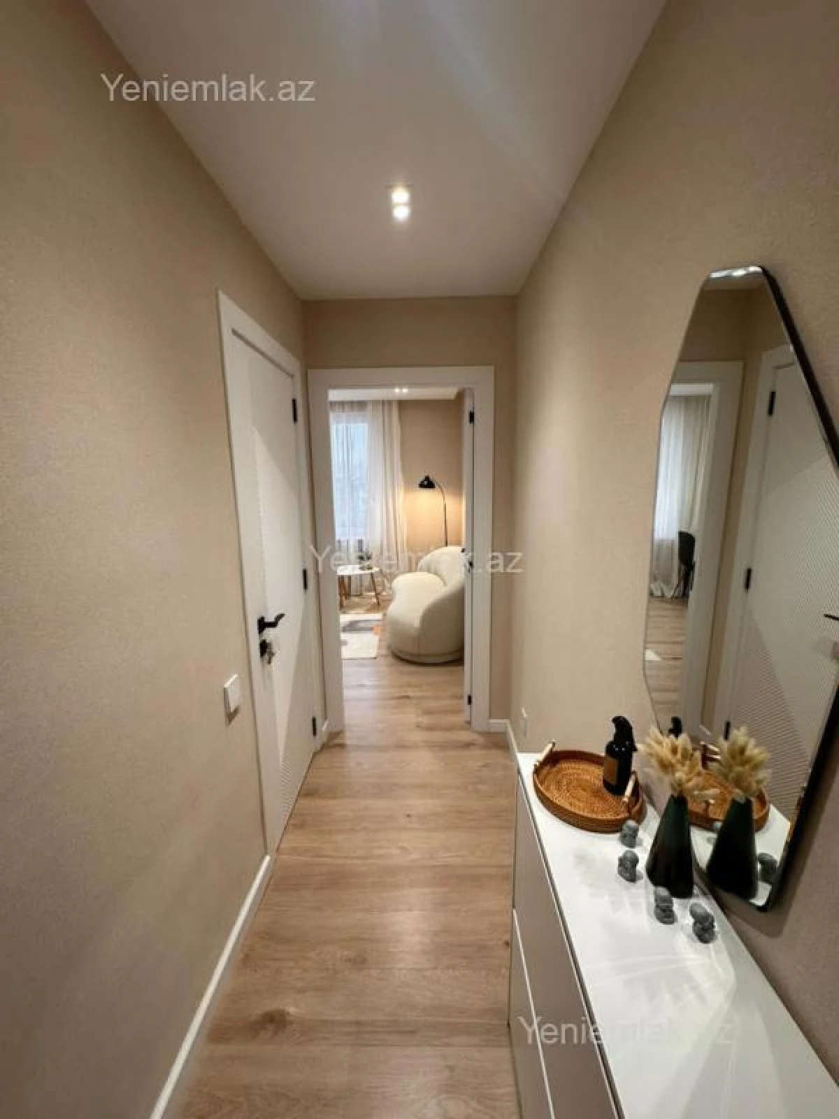 Satılır 2 otaqlı köhnə tikili 60 m²