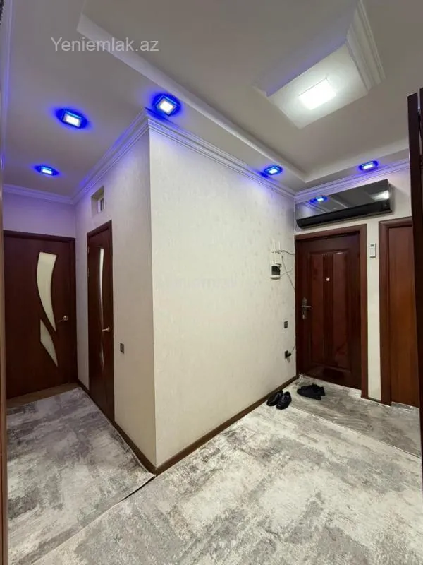 Satılır 4 otaqlı köhnə tikili 100 m²