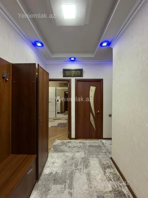 Satılır 4 otaqlı köhnə tikili 100 m²