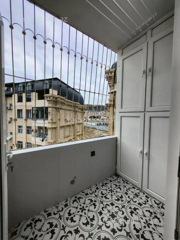 Satılır 3 otaqlı yeni tikili 145 m²