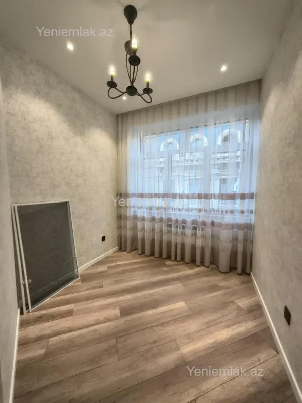 Satılır 3 otaqlı yeni tikili 145 m²
