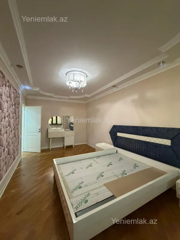 Satılır 5 otaqlı köhnə tikili 125 m²