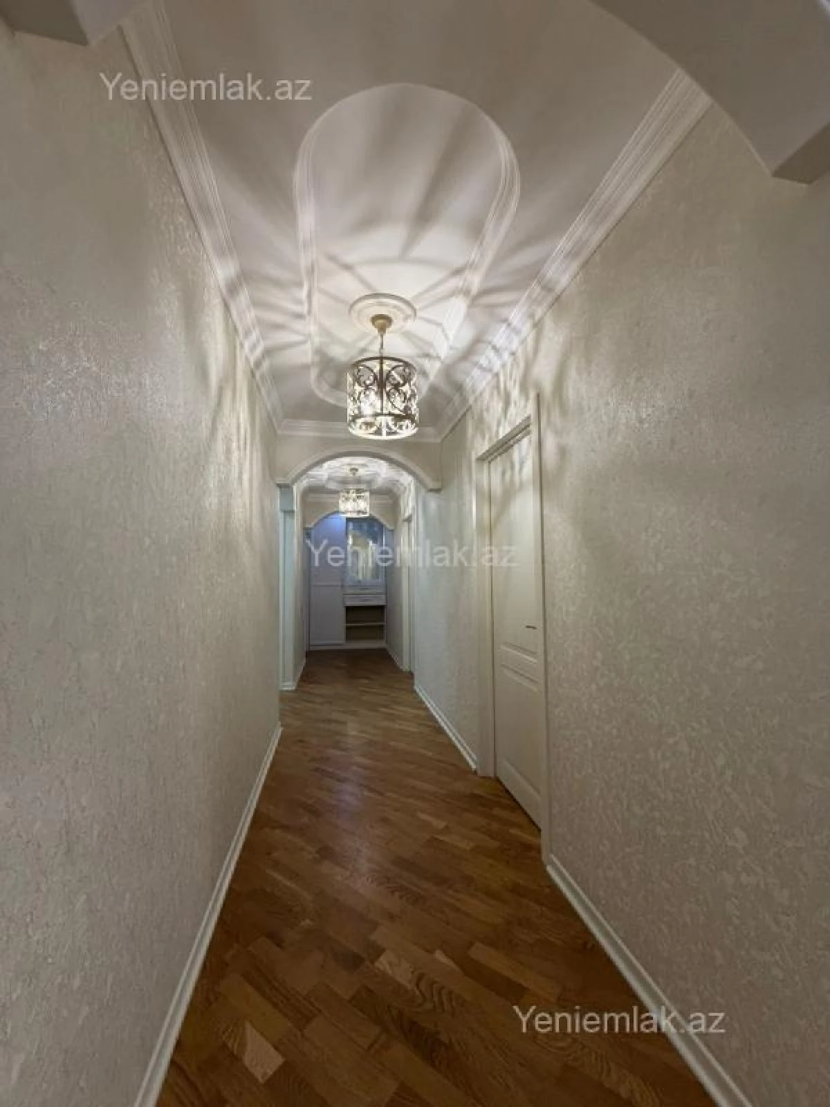 Satılır 5 otaqlı köhnə tikili 125 m²