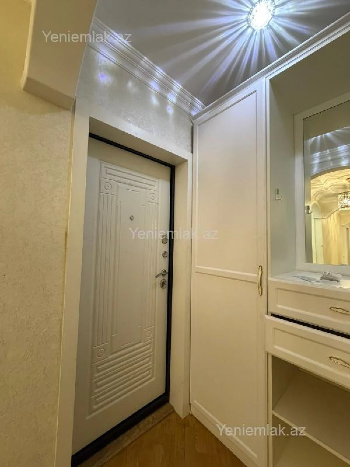 Satılır 5 otaqlı köhnə tikili 125 m²