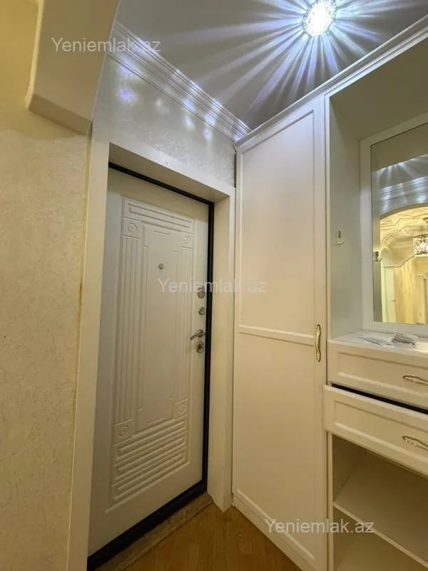 Satılır 5 otaqlı köhnə tikili 125 m²