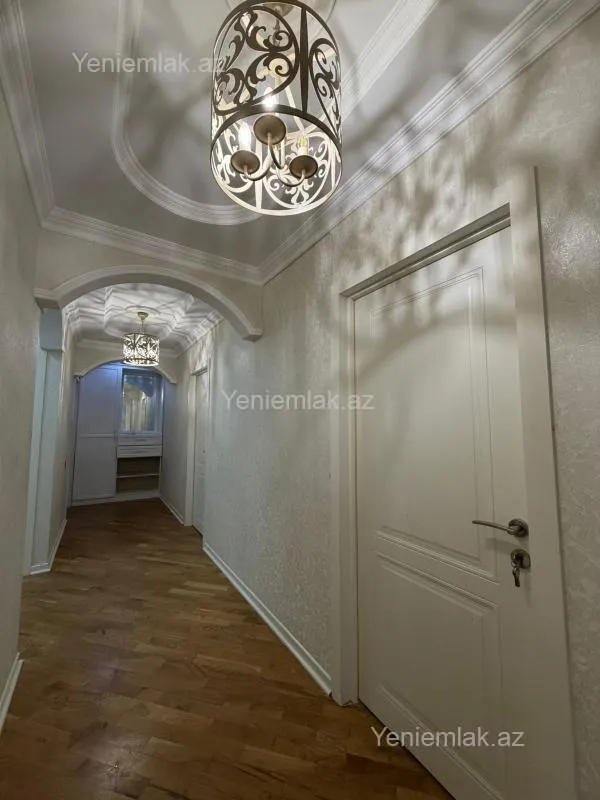 Satılır 5 otaqlı köhnə tikili 125 m²