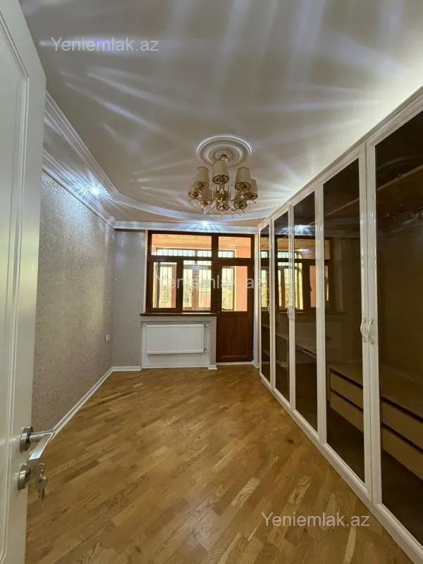 Satılır 5 otaqlı köhnə tikili 125 m²
