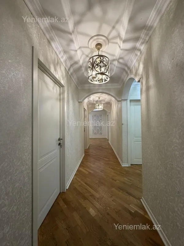 Satılır 5 otaqlı köhnə tikili 125 m²