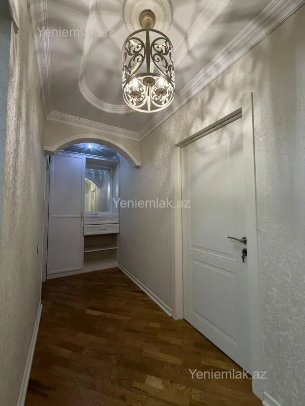 Satılır 5 otaqlı köhnə tikili 125 m²