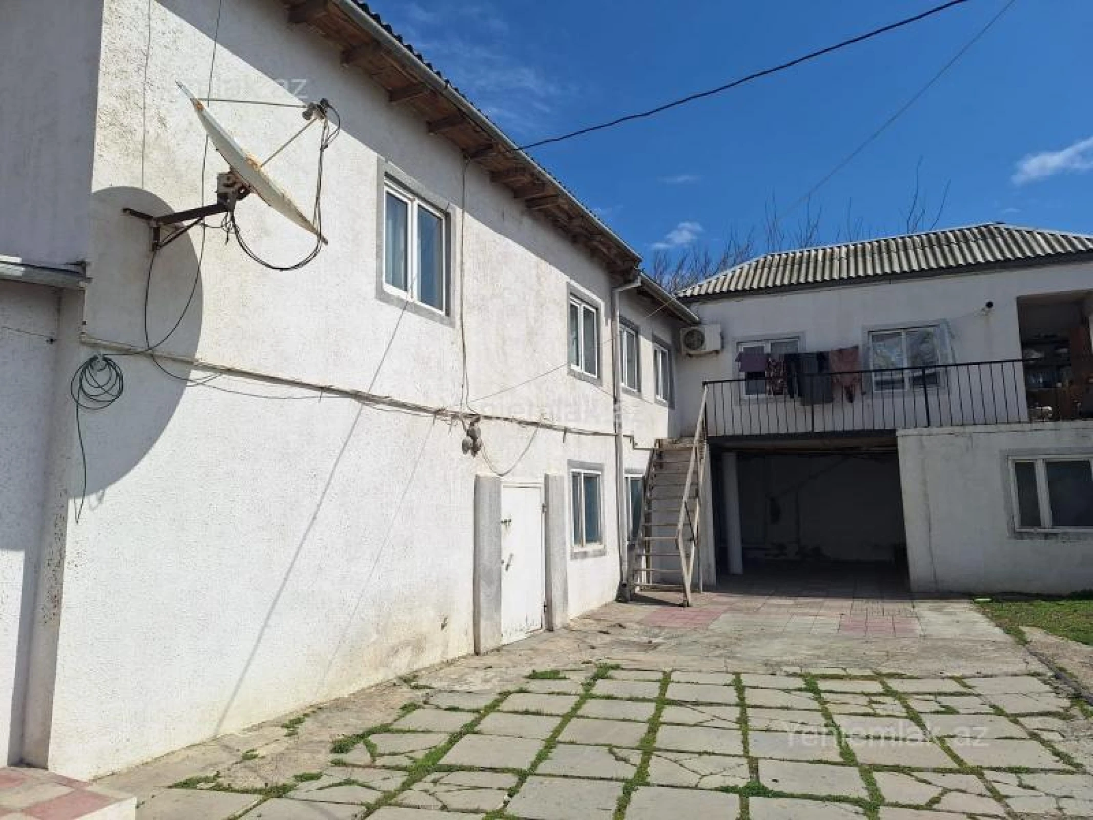 Satılır 6 otaqlı həyət evi 160 m²