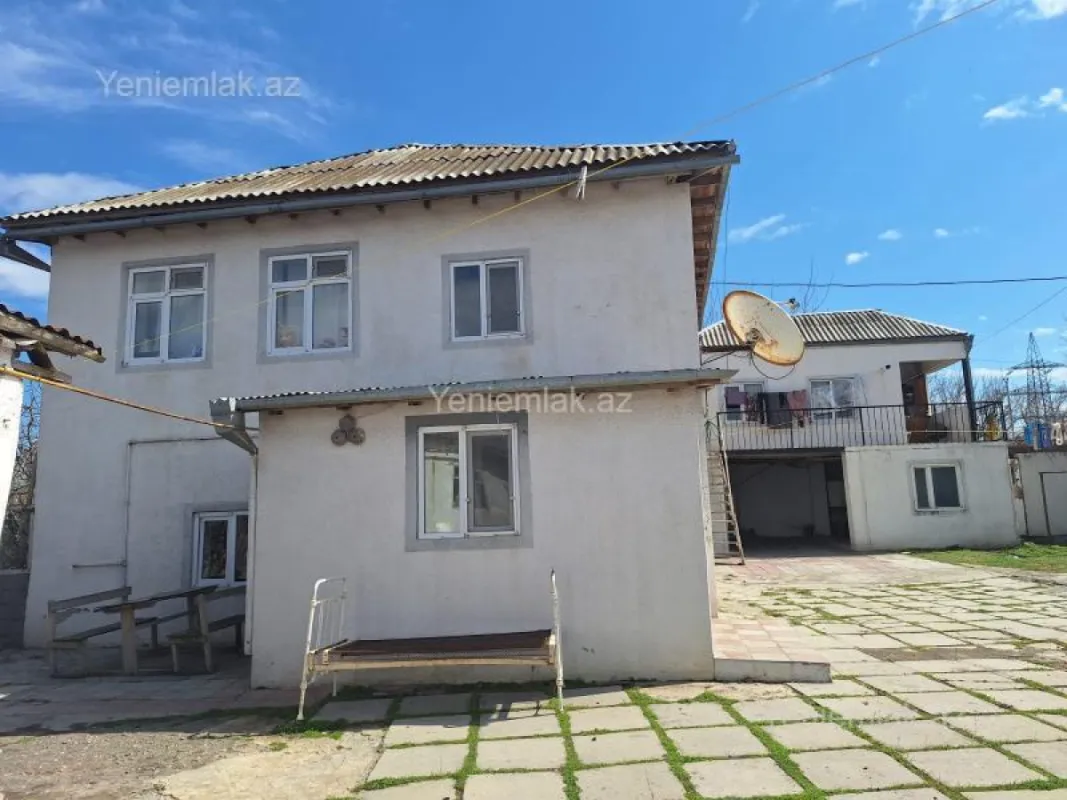 Satılır 6 otaqlı həyət evi 160 m²