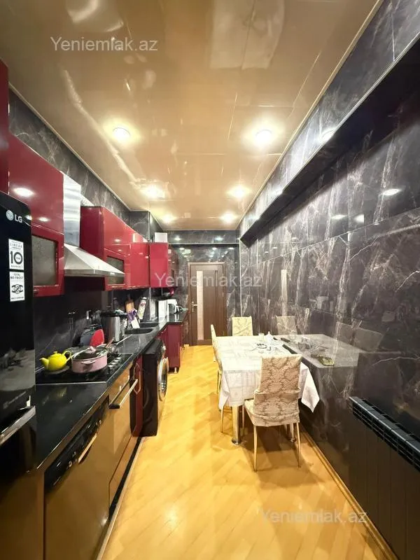 Satılır 3 otaqlı yeni tikili 101 m²