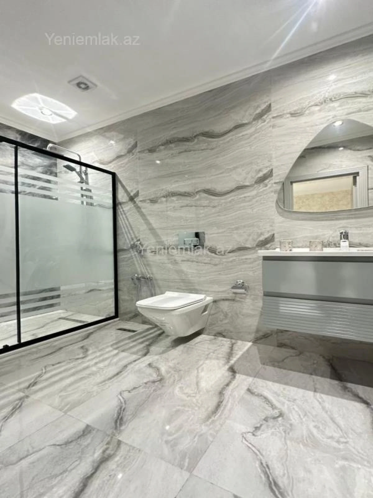 Satılır 2 otaqlı yeni tikili 79 m²