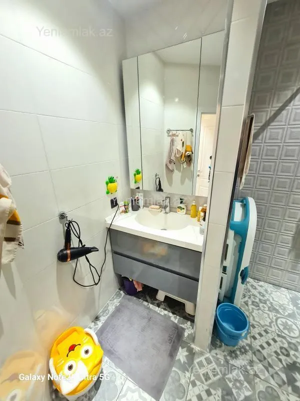 Satılır 4 otaqlı yeni tikili 135 m²