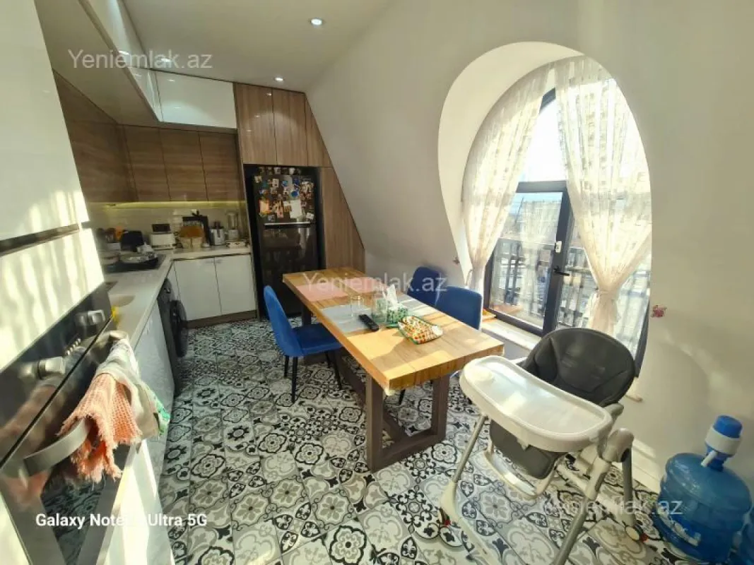Satılır 4 otaqlı yeni tikili 135 m²
