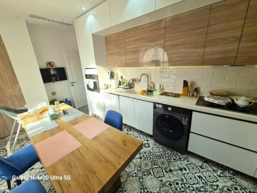 Satılır 4 otaqlı yeni tikili 135 m²