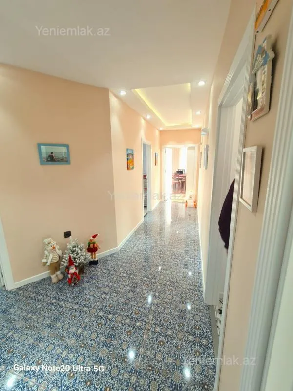 Satılır 4 otaqlı yeni tikili 135 m²