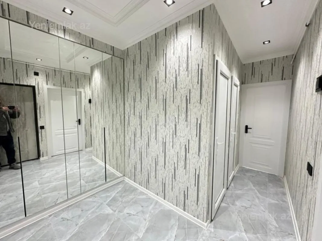 Satılır 2 otaqlı köhnə tikili 65 m²