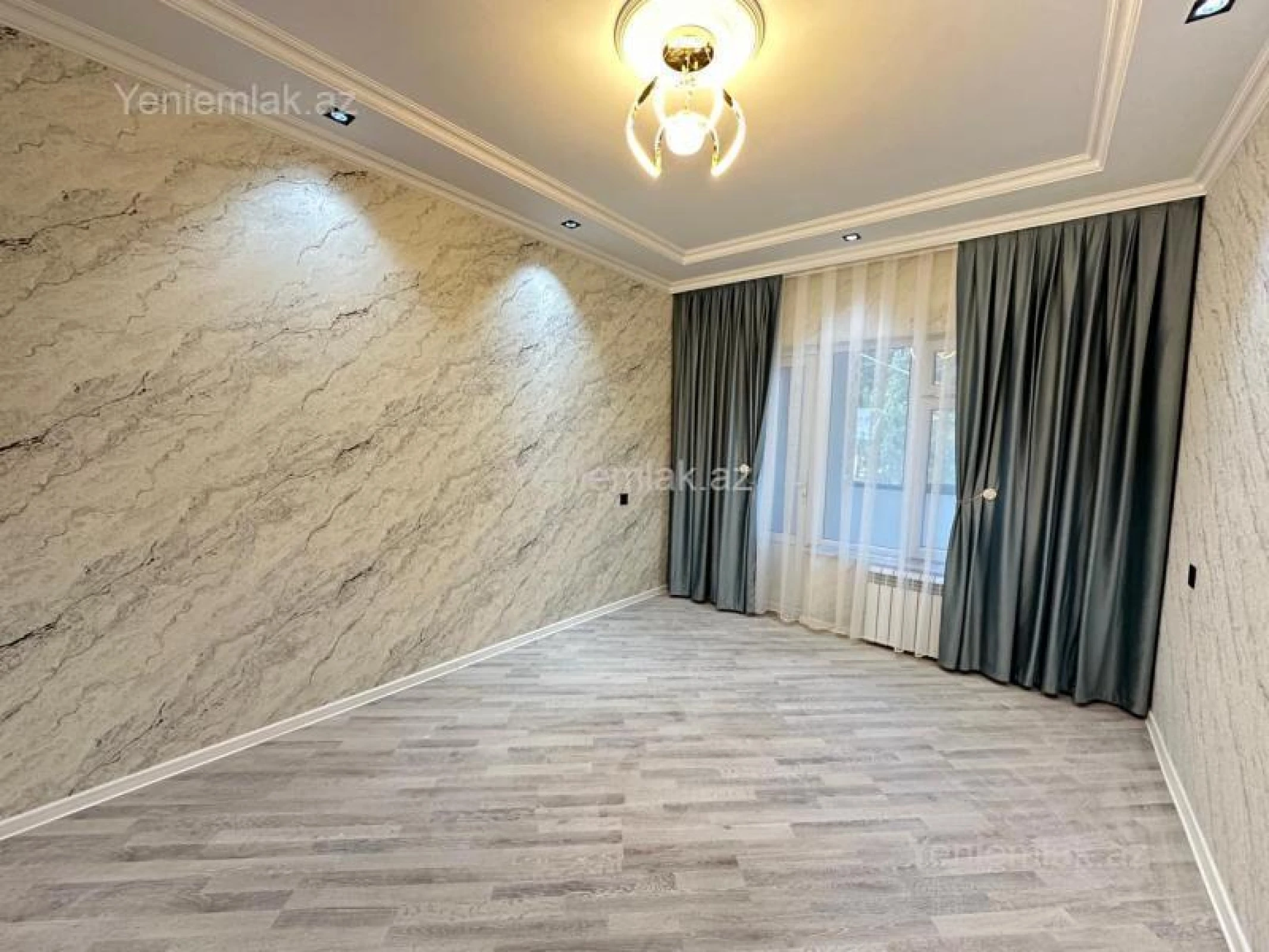 Satılır 2 otaqlı köhnə tikili 65 m²
