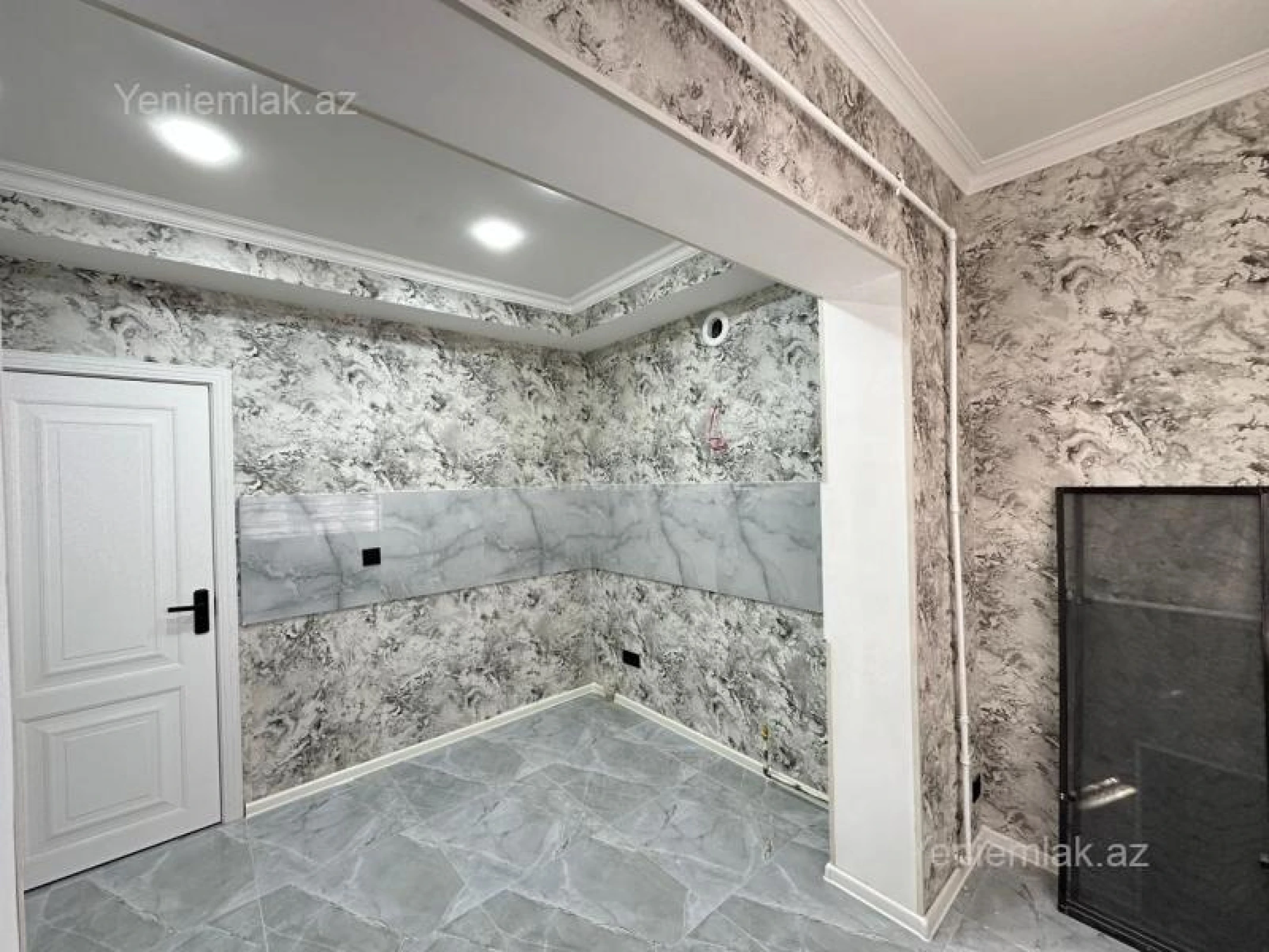 Satılır 2 otaqlı köhnə tikili 65 m²