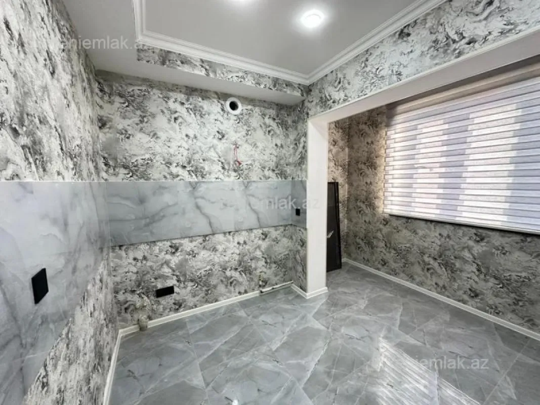 Satılır 2 otaqlı köhnə tikili 65 m²