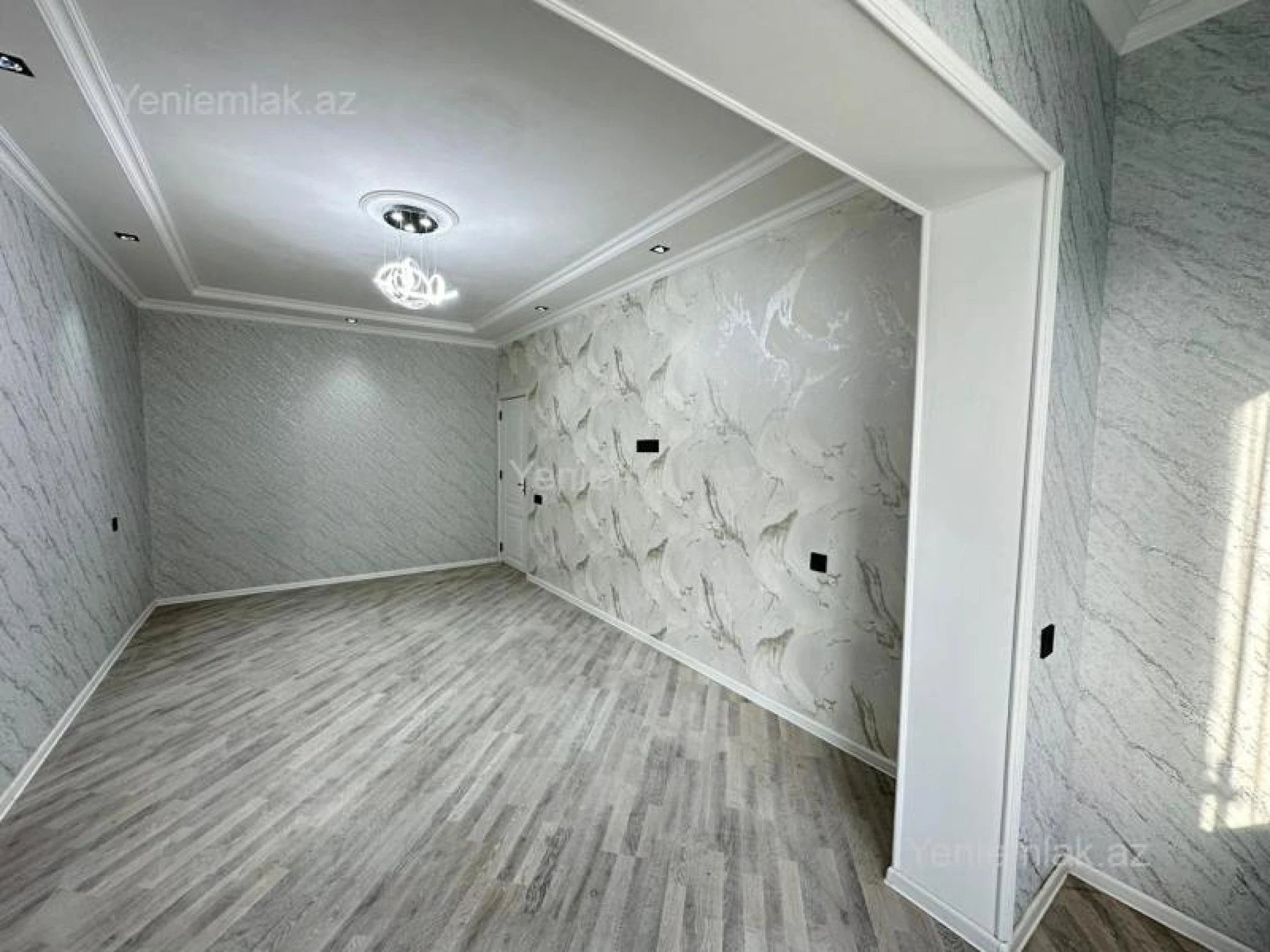 Satılır 2 otaqlı köhnə tikili 65 m²