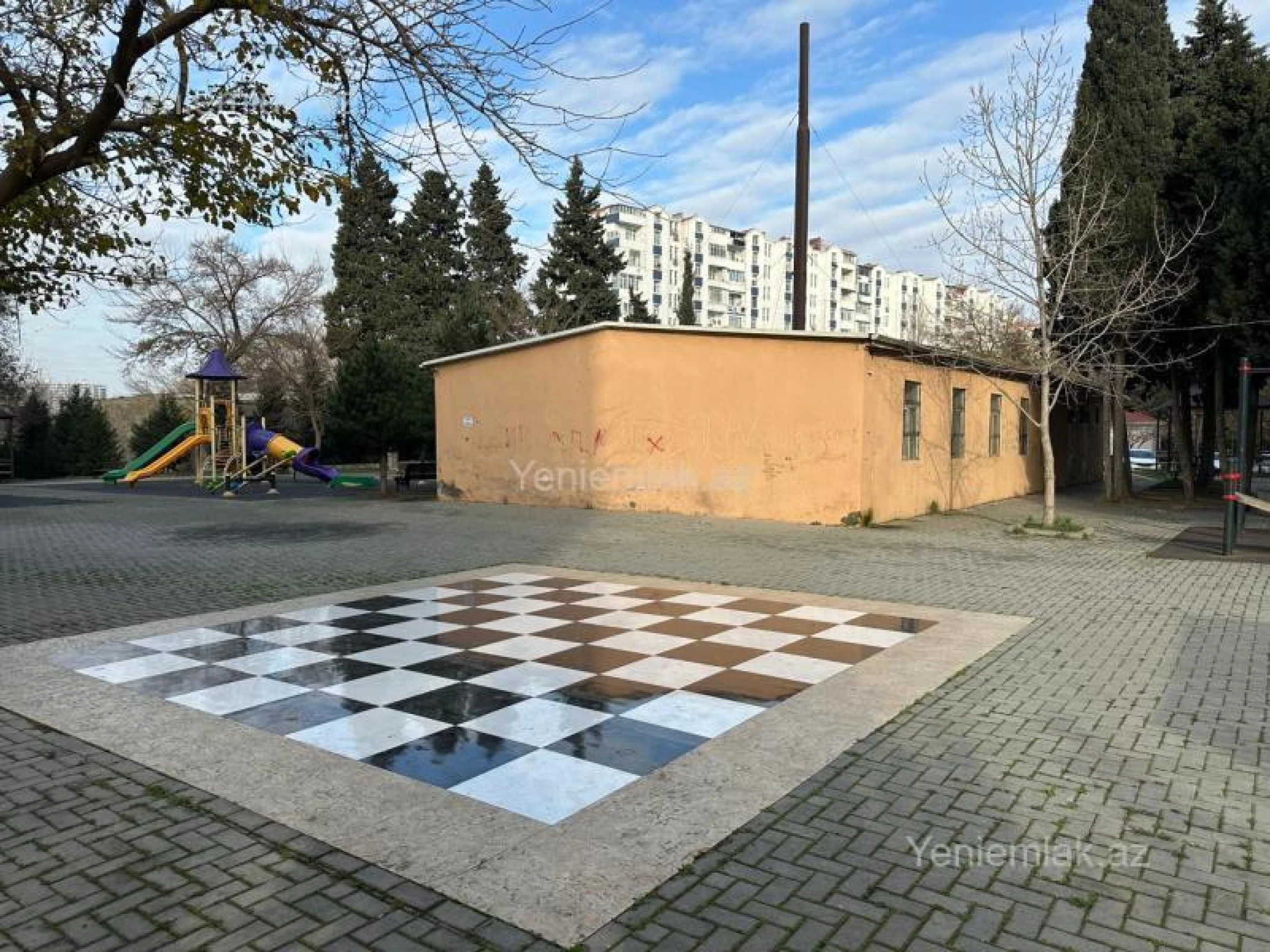 Satılır 2 otaqlı köhnə tikili 65 m²