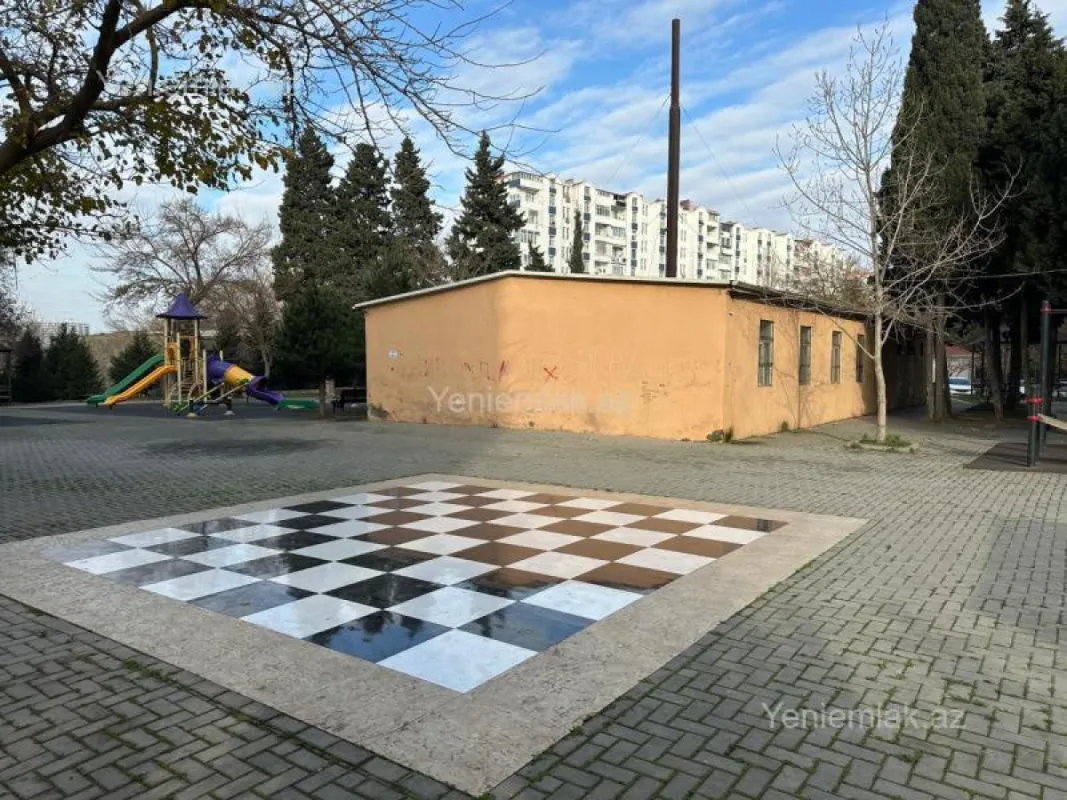 Satılır 2 otaqlı köhnə tikili 65 m²