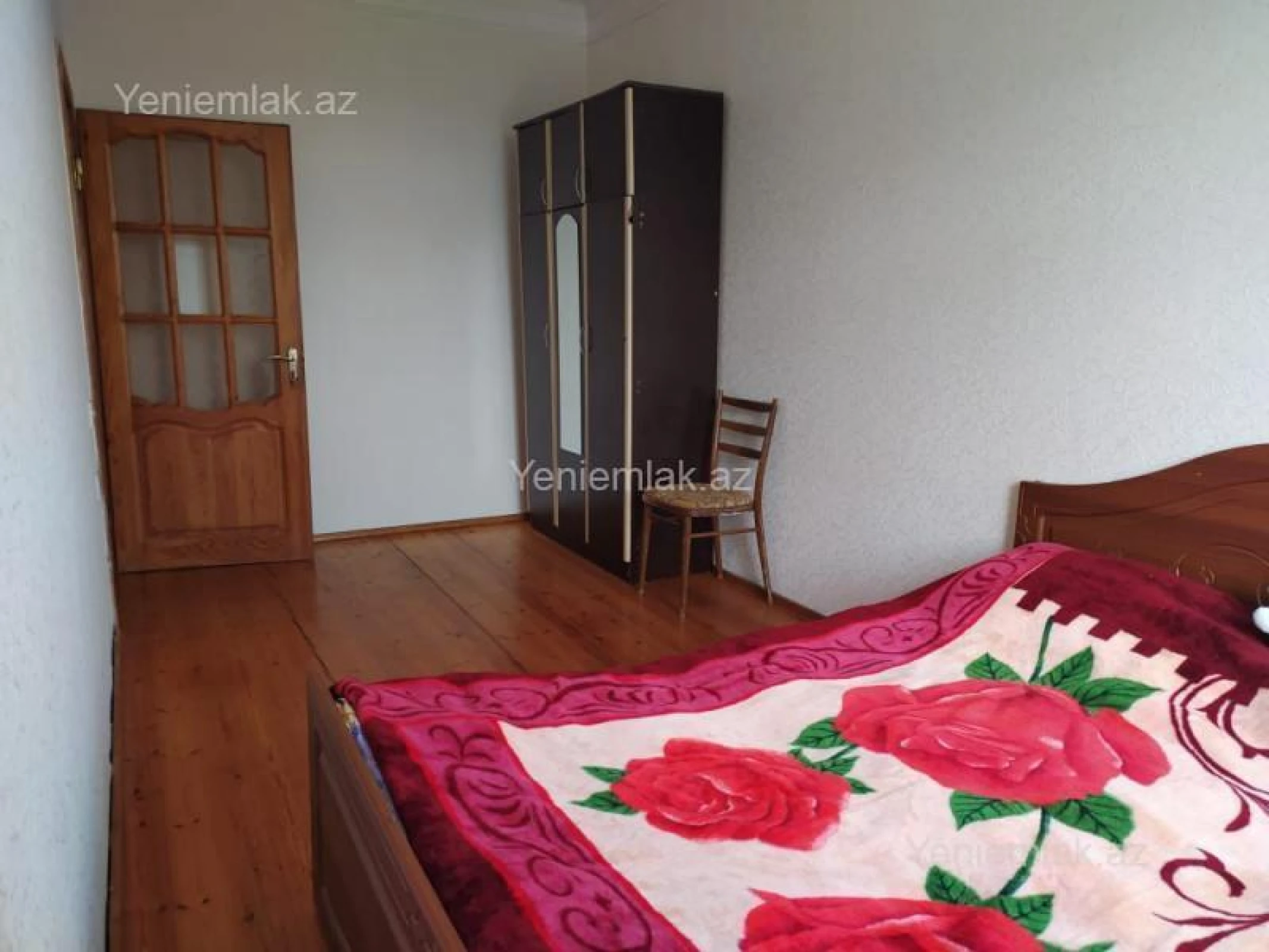 Satılır 2 otaqlı köhnə tikili 55 m²