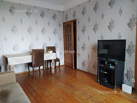 Satılır 2 otaqlı köhnə tikili 55 m²