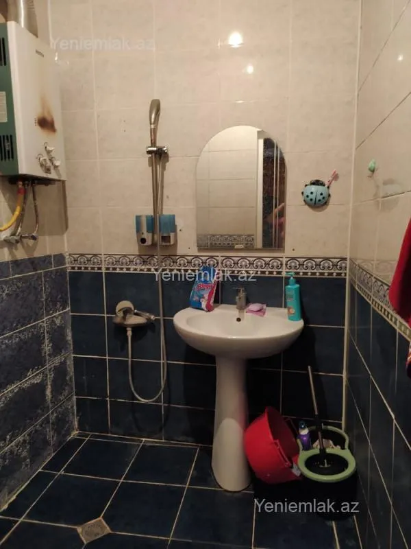 Satılır 2 otaqlı köhnə tikili 55 m²