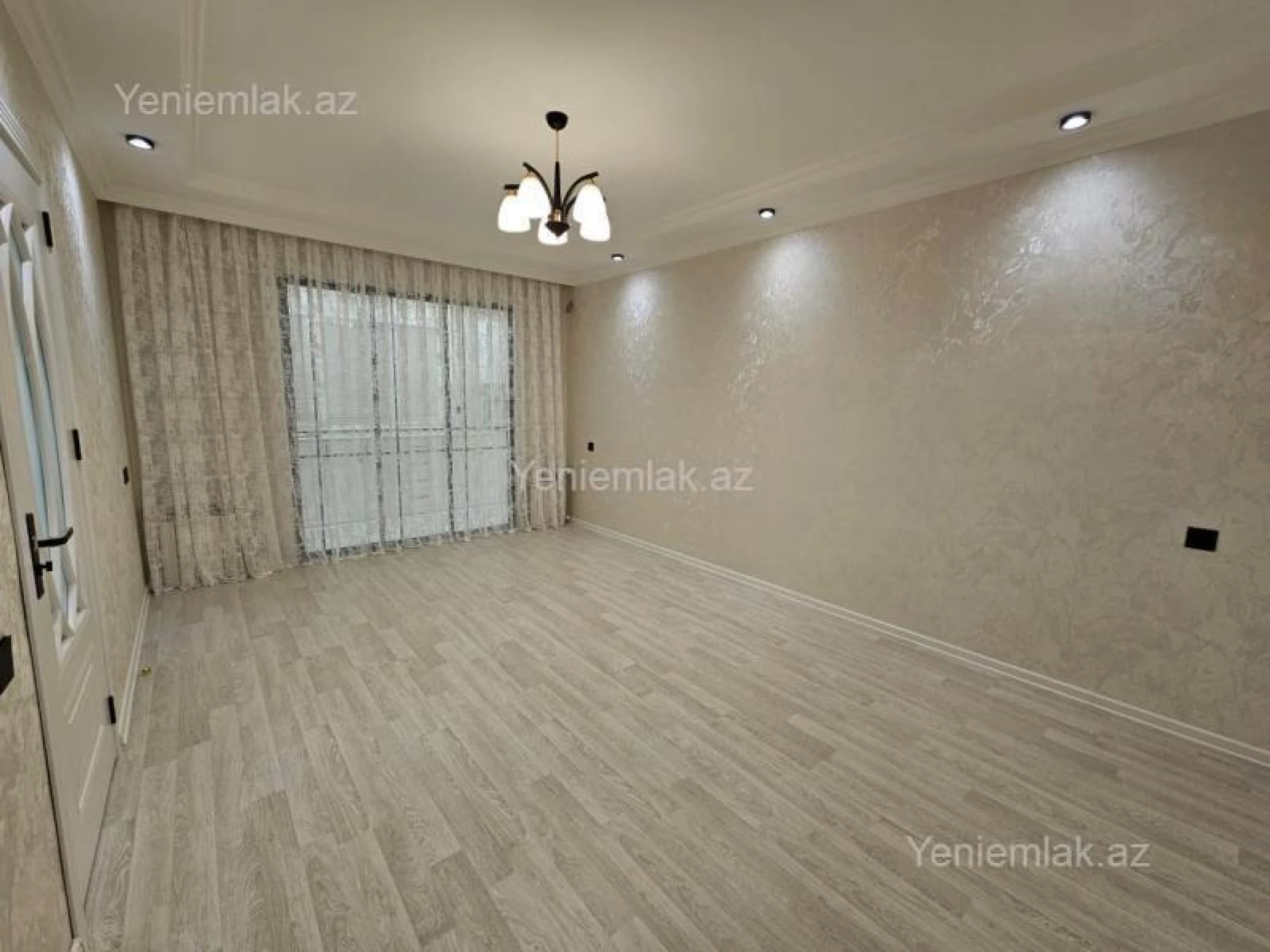 Satılır 2 otaqlı köhnə tikili 40 m²