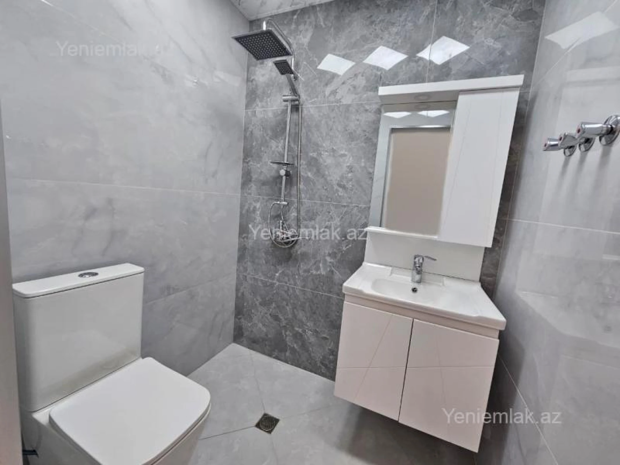 Satılır 2 otaqlı köhnə tikili 40 m²