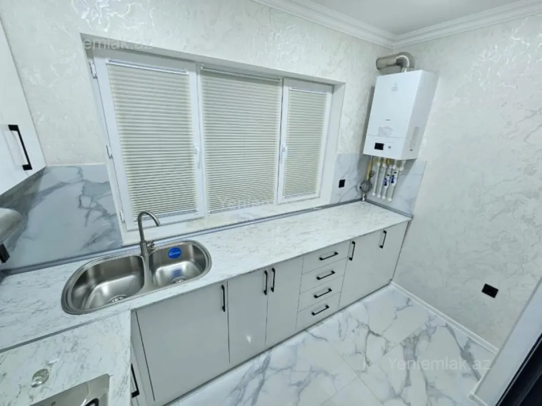 Satılır 2 otaqlı köhnə tikili 40 m²