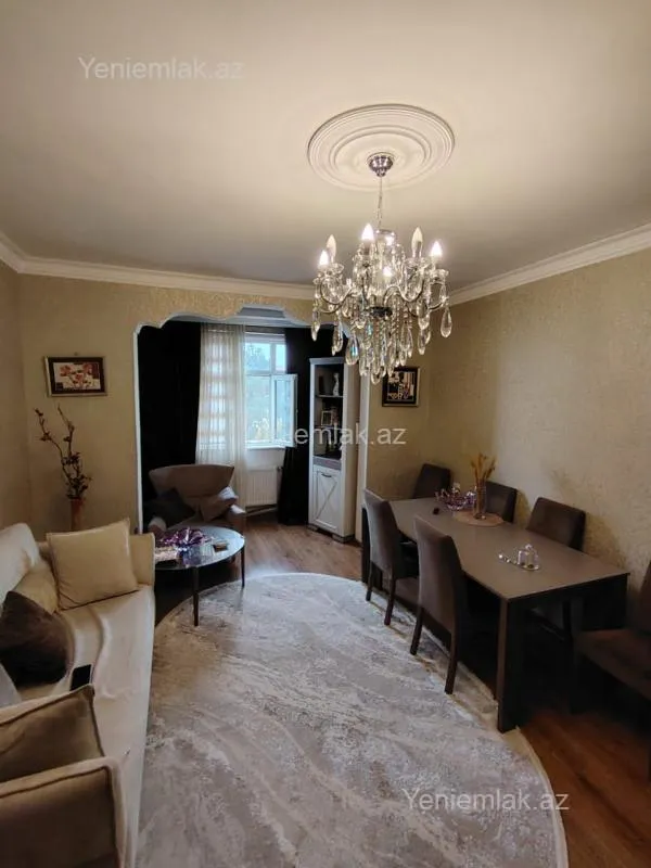 Satılır 4 otaqlı köhnə tikili 95 m²