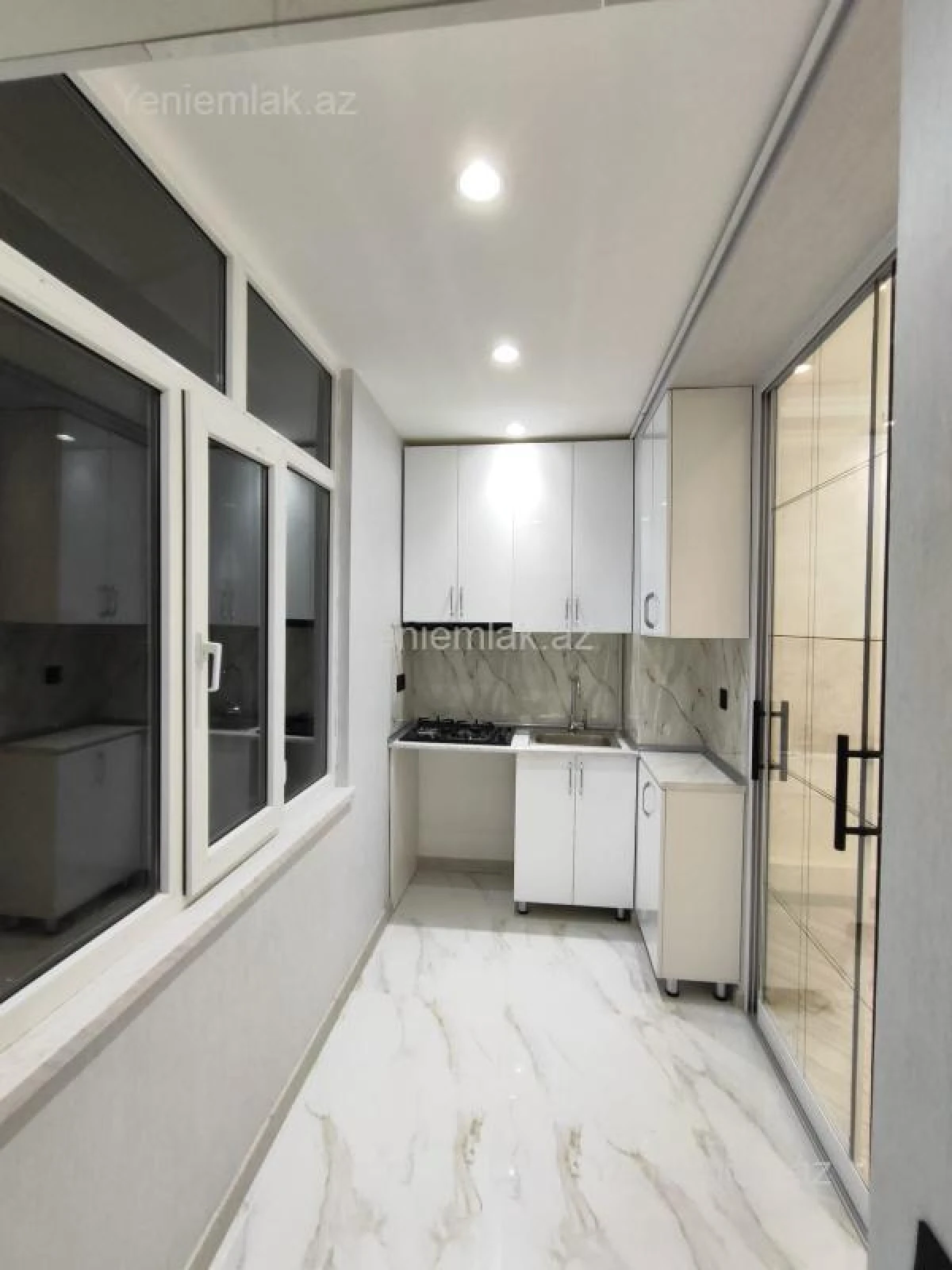 Satılır 2 otaqlı köhnə tikili 60 m²