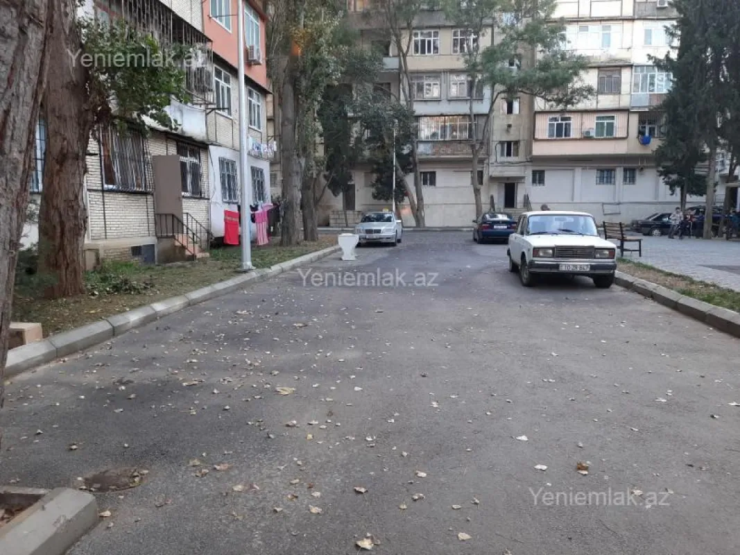 Satılır 2 otaqlı köhnə tikili 60 m²