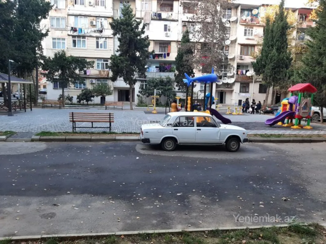Satılır 2 otaqlı köhnə tikili 60 m²