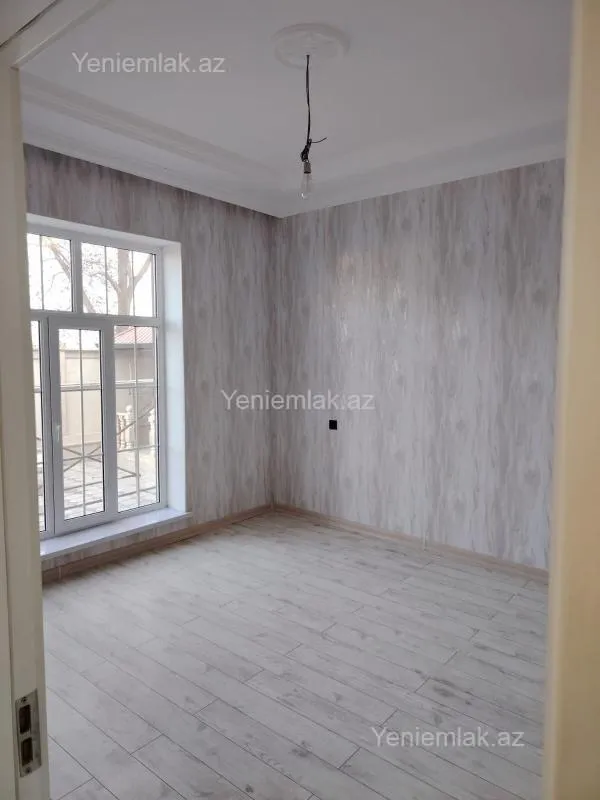Satılır 5 otaqlı həyət evi 240 m²
