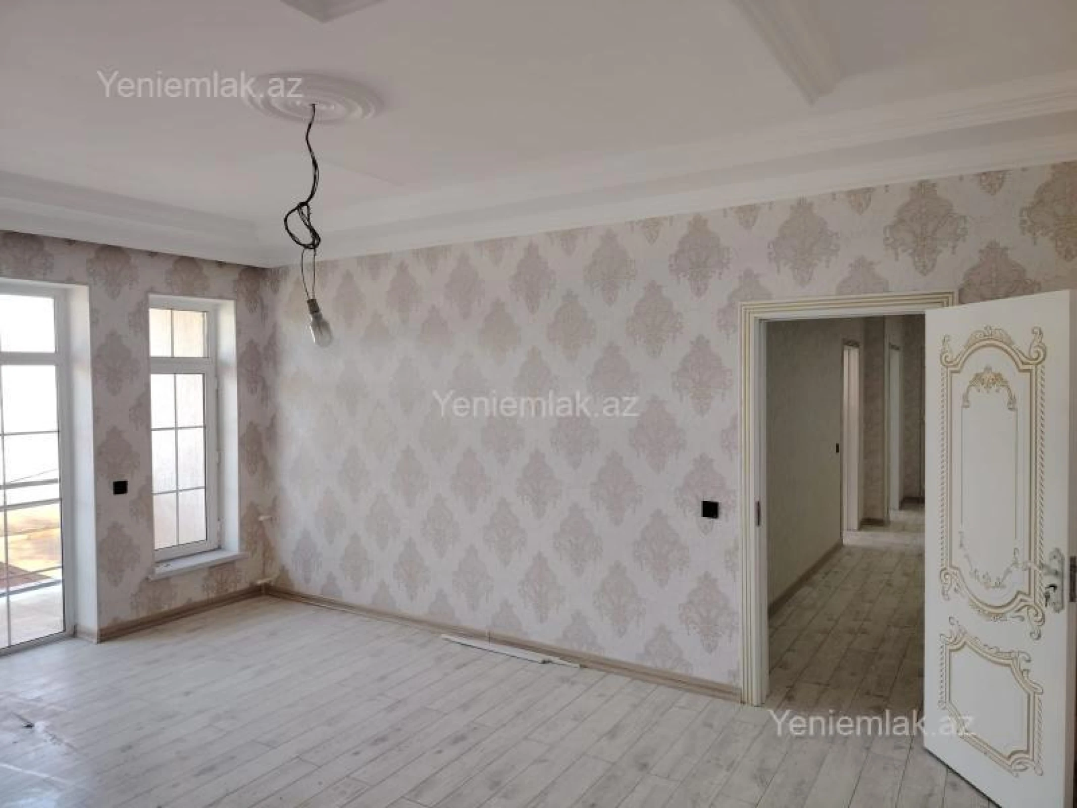 Satılır 5 otaqlı həyət evi 240 m²
