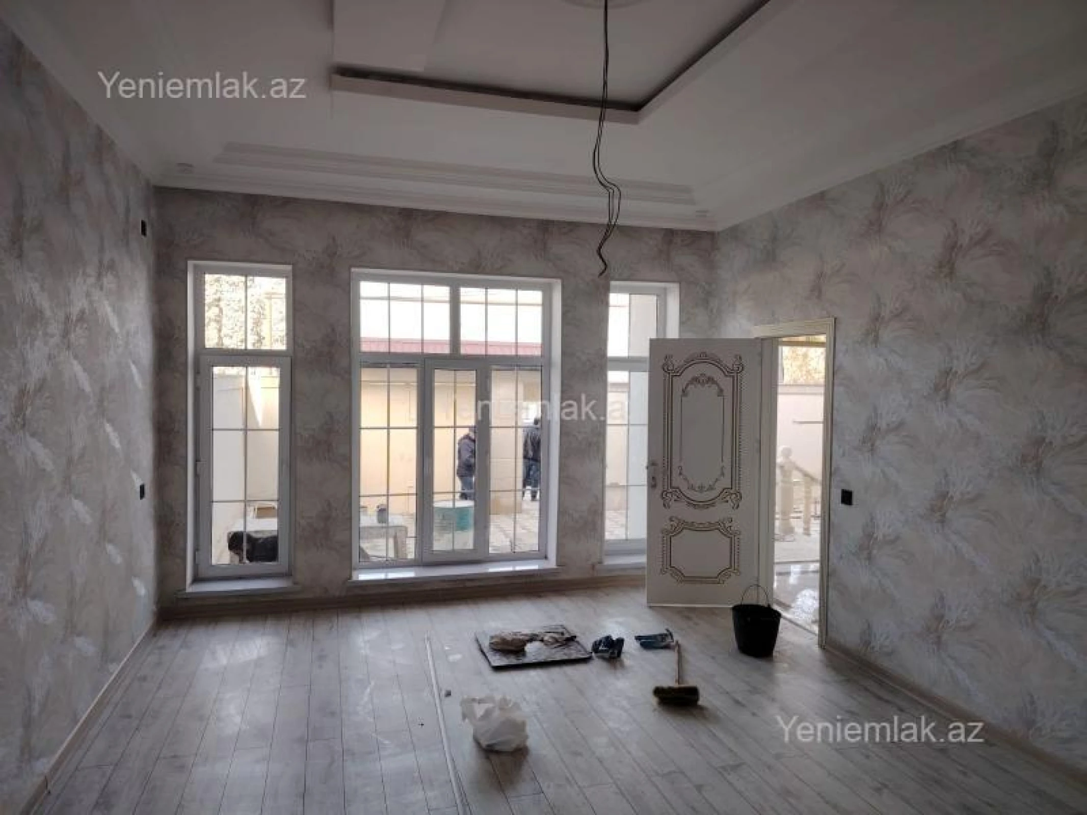 Satılır 5 otaqlı həyət evi 240 m²