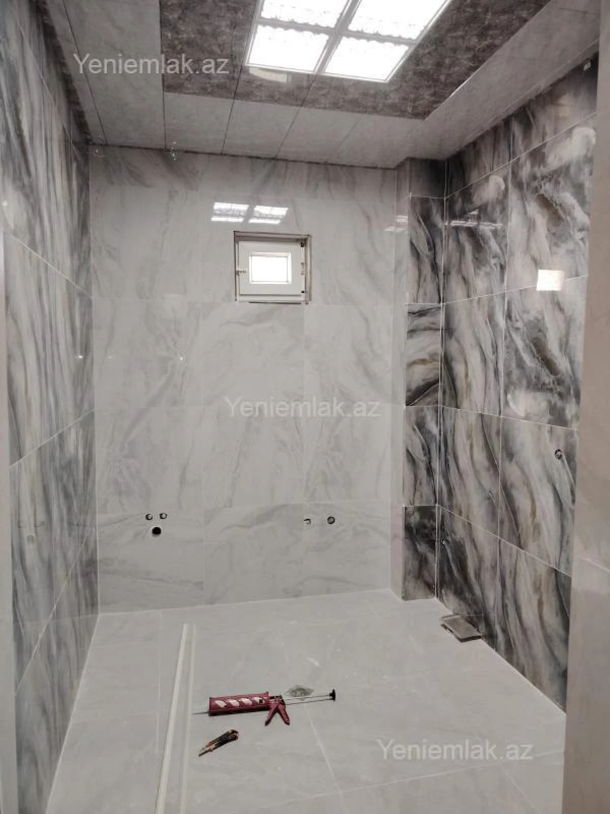 Satılır 5 otaqlı həyət evi 240 m²