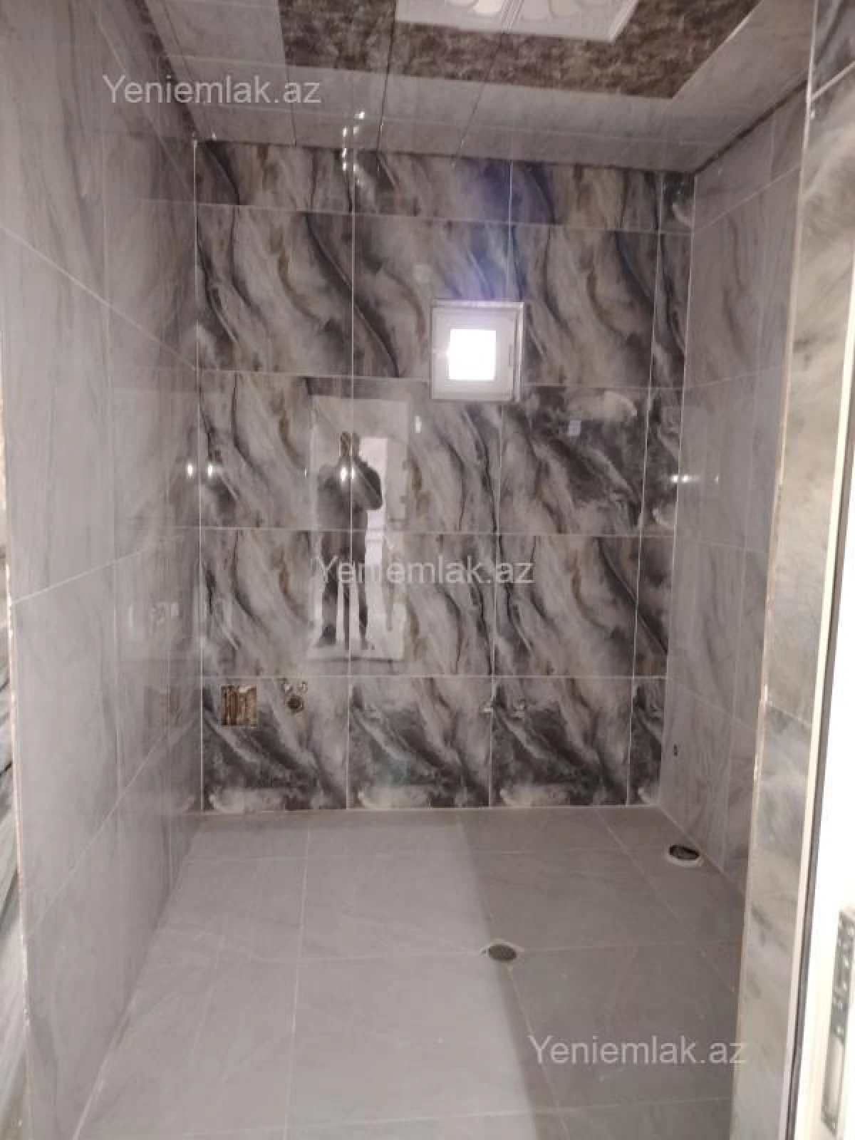 Satılır 5 otaqlı həyət evi 240 m²