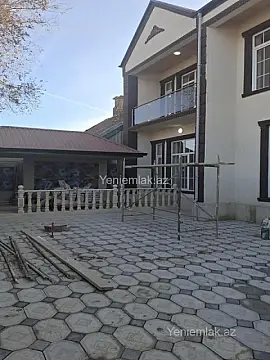 Satılır 5 otaqlı həyət evi 240 m²