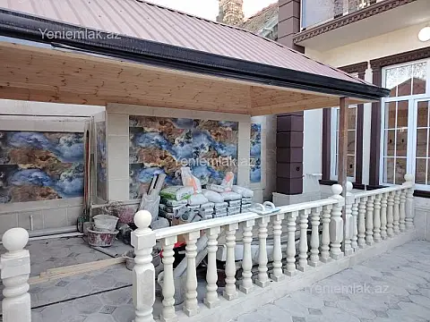 Satılır 5 otaqlı həyət evi 240 m²