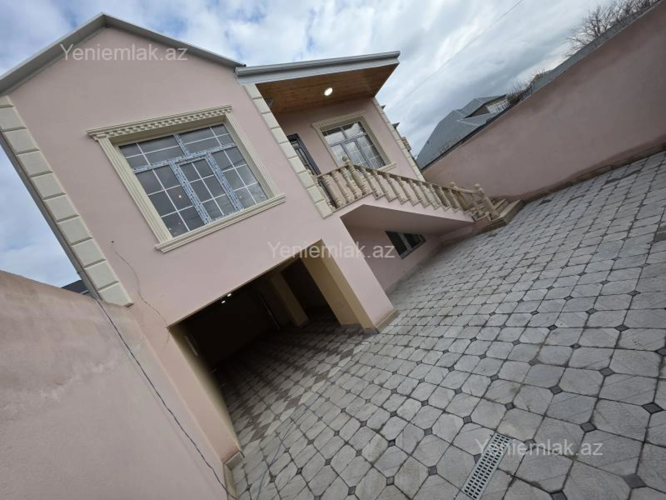 Satılır 3 otaqlı həyət evi 135 m²